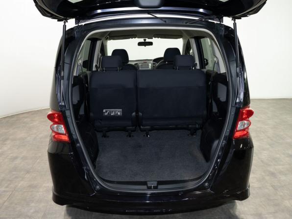 Honda Freed I с пробегом 2008 года, цена 1 070 000 рублей, 81009 км, компактвэн, Автокод Объявления