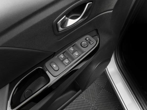 Renault Kaptur I Рестайлинг с пробегом 2021 года, цена 1 920 000 рублей, 64520 км, внедорожник, Автокод Объявления