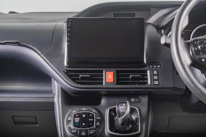 Toyota Noah III (R80) с пробегом 2015 года, цена 1 859 000 рублей, 178300 км, минивэн, Автокод Объявления