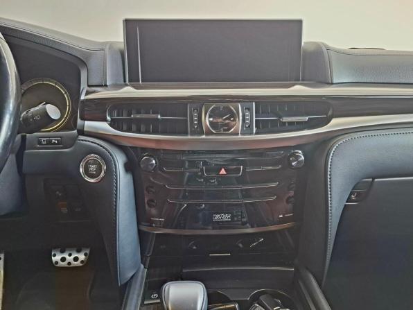 Lexus LX III Рестайлинг 2 с пробегом 2018 года, цена 10 590 000 рублей, 84670 км, внедорожник, Автокод Объявления