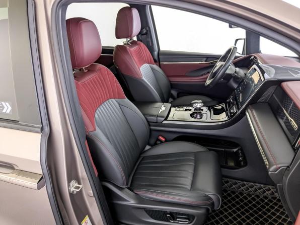 GAC M8 с пробегом 2024 года, цена 4 195 000 рублей, 60681 км, минивэн, Автокод Объявления