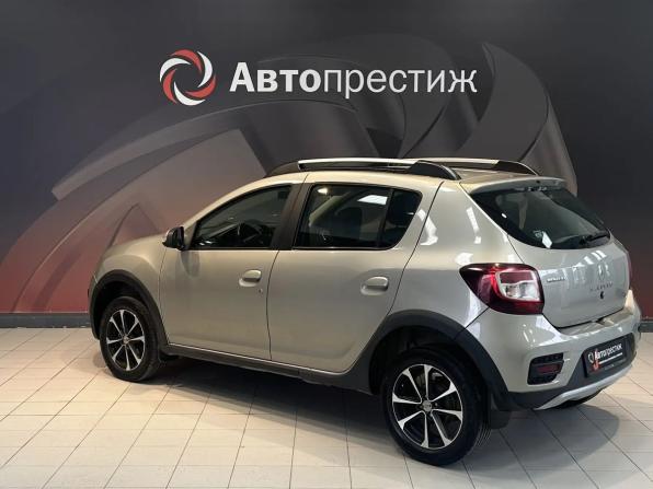 Renault Sandero II с пробегом 2016 года, цена 970 000 рублей, 69000 км, хэтчбек, Автокод Объявления