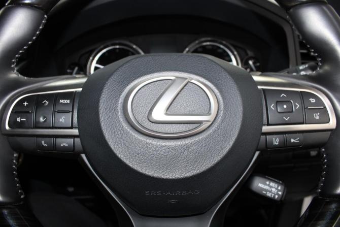 Lexus LX III Рестайлинг 2 с пробегом 2021 года, цена 12 700 000 рублей, 31000 км, внедорожник, Автокод Объявления