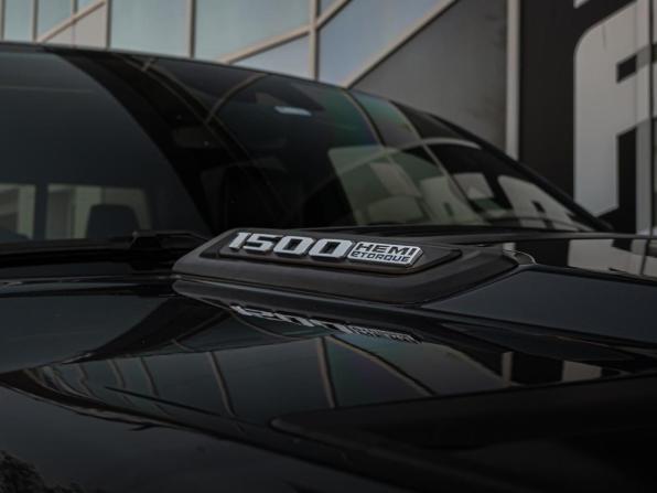 Ram 1500 V с пробегом 2021 года, цена 5 400 000 рублей, 105868 км, offers.body_type.unknown, Автокод Объявления