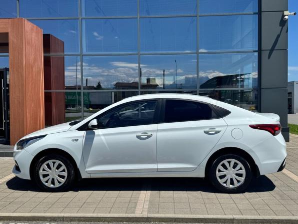 Hyundai Solaris II с пробегом 2018 года, цена 1 290 000 рублей, 176151 км, седан, Автокод Объявления
