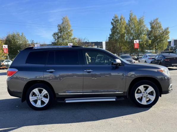 Toyota Highlander II (XU40) Рестайлинг с пробегом 2012 года, цена 1 999 000 рублей, 227230 км, внедорожник, Автокод Объявления