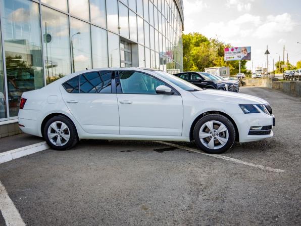 Skoda Octavia III (A7) Рестайлинг с пробегом 2018 года, цена 2 098 000 рублей, 104227 км, лифтбек, Автокод Объявления