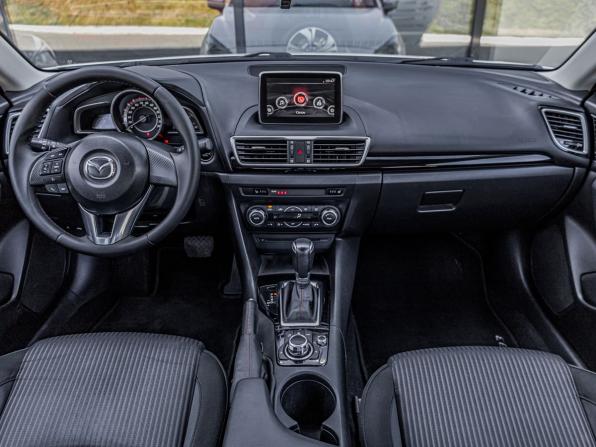 Mazda 3 III (BM) с пробегом 2016 года, цена 1 612 500 рублей, 73354 км, седан, Автокод Объявления