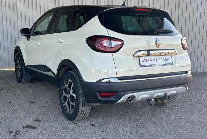 Renault Kaptur I с пробегом 2018 года, цена 1 499 000 рублей, 179801 км, внедорожник, Автокод Объявления