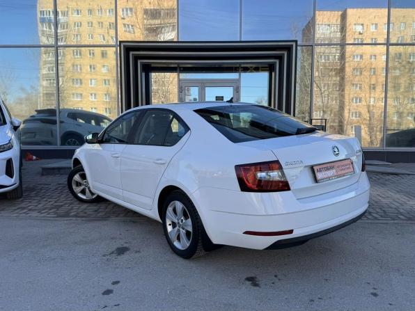 Skoda Octavia III (A7) Рестайлинг с пробегом 2019 года, цена 2 077 000 рублей, 60690 км, лифтбек, Автокод Объявления