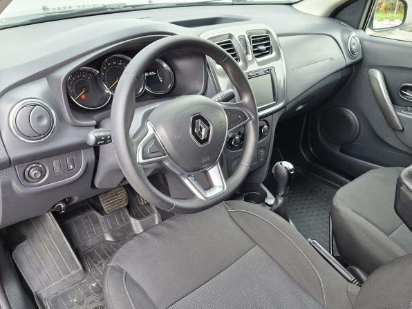 Renault Logan II Рестайлинг с пробегом 2019 года, цена 945 000 рублей, 165000 км, седан, Автокод Объявления