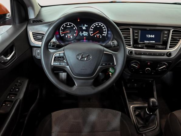 Hyundai Solaris II Рестайлинг с пробегом 2022 года, цена 1 830 000 рублей, 49232 км, седан, Автокод Объявления