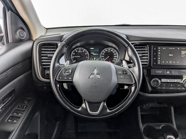 Mitsubishi Outlander III Рестайлинг 2 с пробегом 2015 года, цена 1 795 000 рублей, 158255 км, внедорожник, Автокод Объявления