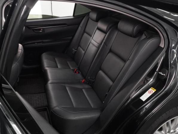 Lexus ES VI Рестайлинг с пробегом 2016 года, цена 1 961 000 рублей, 372913 км, седан, Автокод Объявления