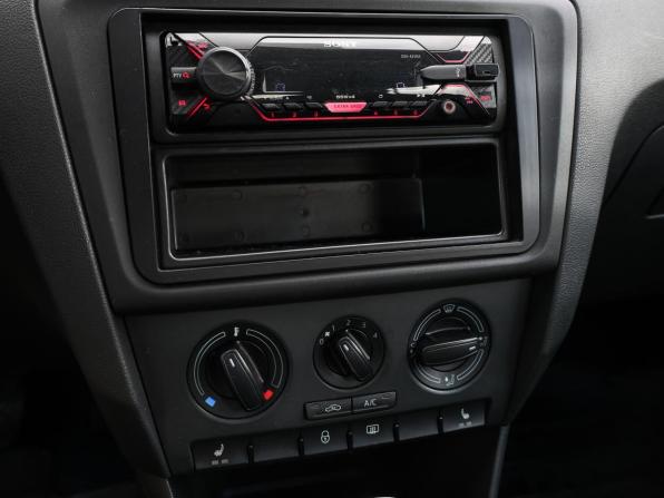 Skoda Rapid I с пробегом 2014 года, цена 949 000 рублей, 155350 км, лифтбек, Автокод Объявления