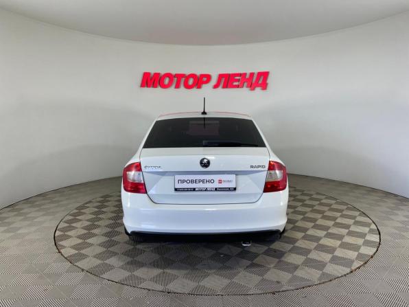 Skoda Rapid I с пробегом 2017 года, цена 859 000 рублей, 199330 км, лифтбек, Автокод Объявления