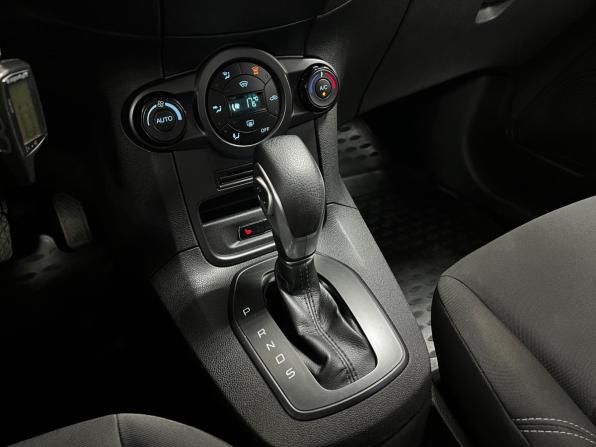 Ford Fiesta Mk6 Рестайлинг с пробегом 2016 года, цена 920 000 рублей, 68336 км, седан, Автокод Объявления