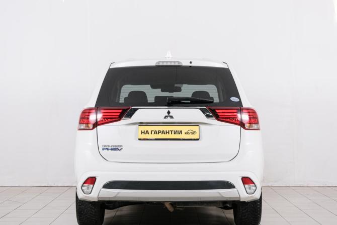 Mitsubishi Outlander III Рестайлинг 3 с пробегом 2018 года, цена 2 339 000 рублей, 109000 км, внедорожник, Автокод Объявления
