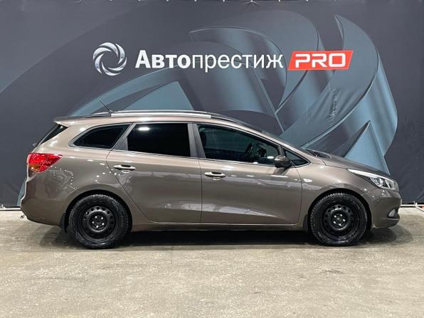 Kia Ceed II с пробегом 2014 года, цена 899 000 рублей, 209980 км, универсал, Автокод Объявления