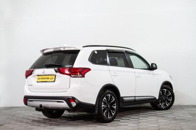 Mitsubishi Outlander III Рестайлинг 3 с пробегом 2021 года, цена 2 949 000 рублей, 77400 км, внедорожник, Автокод Объявления