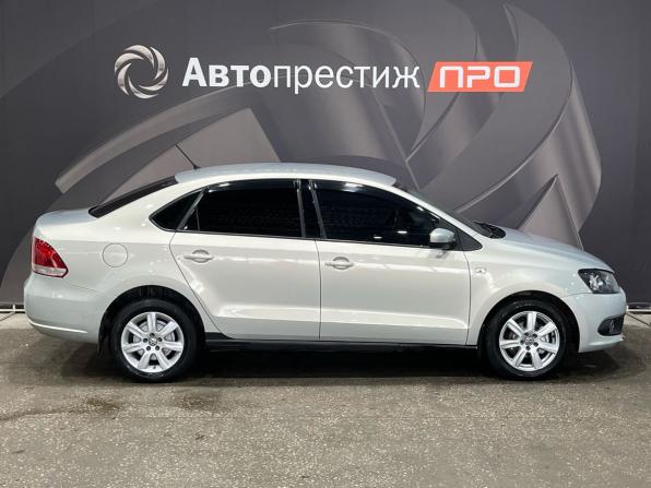 Volkswagen Polo V Рестайлинг с пробегом 2015 года, цена 550 000 рублей, 170933 км, седан, Автокод Объявления