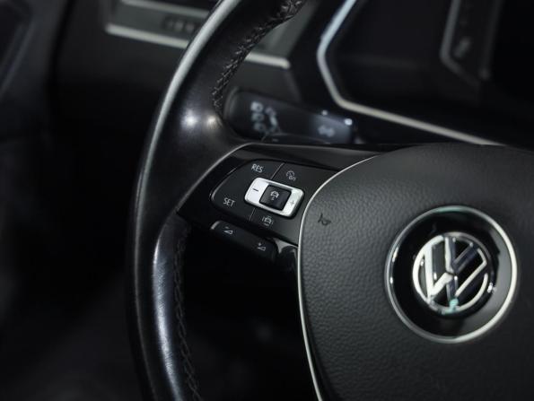 Volkswagen Tiguan II с пробегом 2019 года, цена 1 949 000 рублей, 150085 км, внедорожник, Автокод Объявления