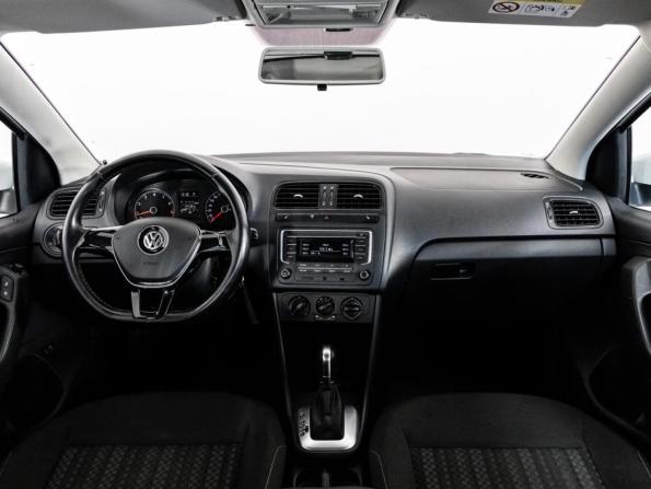 Volkswagen Polo V Рестайлинг с пробегом 2017 года, цена 929 000 рублей, 174140 км, седан, Автокод Объявления
