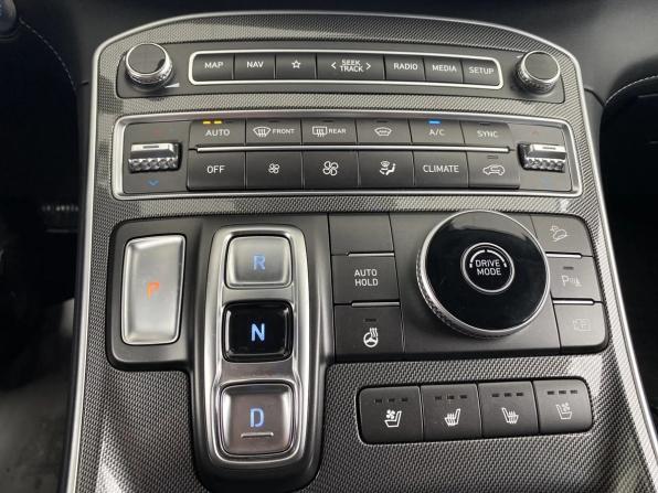 Hyundai Santa Fe IV Рестайлинг с пробегом 2023 года, цена 4 396 000 рублей, 61050 км, внедорожник, Автокод Объявления