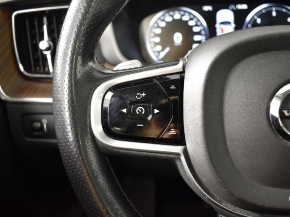 Volvo XC60 II с пробегом 2018 года, цена 3 299 900 рублей, 194759 км, внедорожник, Автокод Объявления