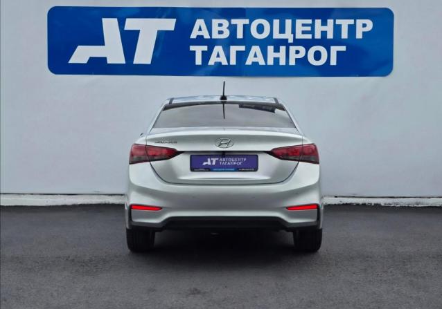 Hyundai Solaris II с пробегом 2017 года, цена 1 340 000 рублей, 130568 км, седан, Автокод Объявления