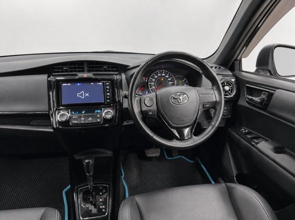 Toyota Corolla XI (E160 E170) Рестайлинг 2 с пробегом 2018 года, цена 1 499 000 рублей, 60500 км, универсал, Автокод Объявления