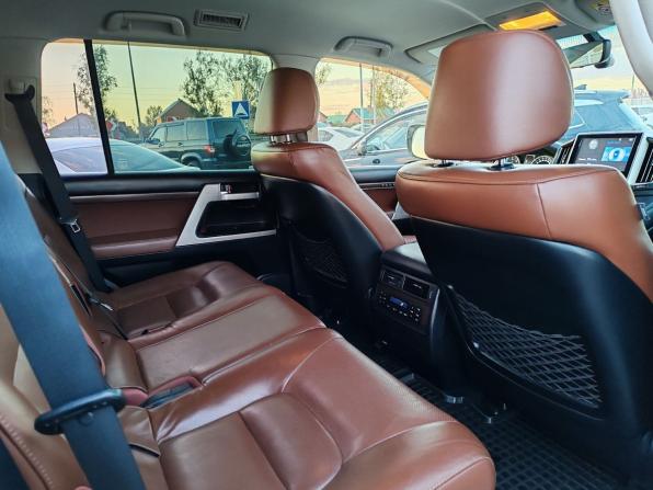 Toyota Land Cruiser 200 Series Рестайлинг 2 с пробегом 2016 года, цена 4 850 000 рублей, 292753 км, внедорожник, Автокод Объявления