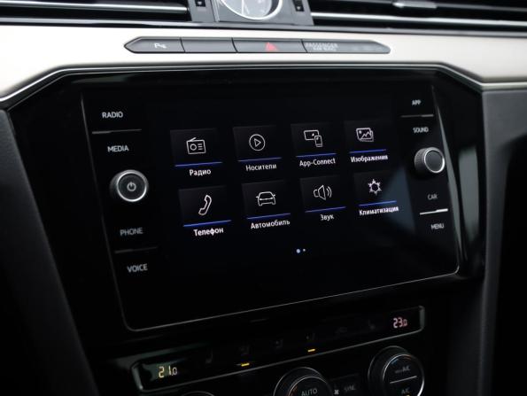 Volkswagen Passat B8 с пробегом 2017 года, цена 2 399 000 рублей, 86000 км, седан, Автокод Объявления