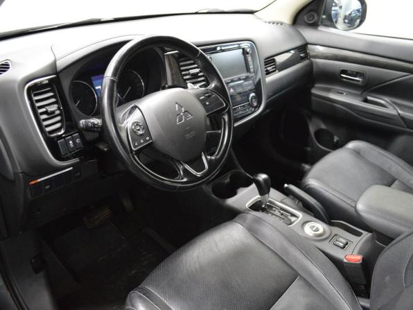 Mitsubishi Outlander III Рестайлинг 2 с пробегом 2015 года, цена 1 700 000 рублей, 239825 км, внедорожник, Автокод Объявления