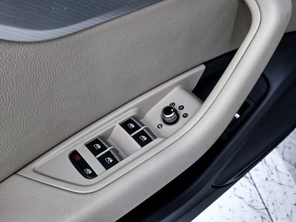 Audi A4 V (B9) с пробегом 2016 года, цена 2 200 000 рублей, 120000 км, седан, Автокод Объявления