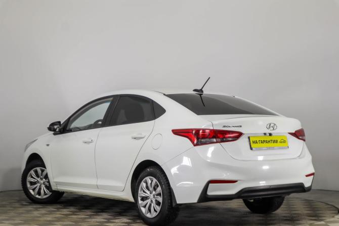 Hyundai Solaris II с пробегом 2018 года, цена 939 000 рублей, 217931 км, седан, Автокод Объявления
