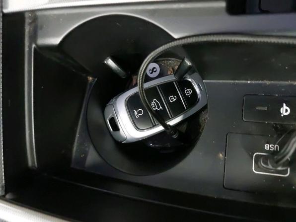 Hyundai Santa Fe IV Рестайлинг с пробегом 2021 года, цена 3 100 000 рублей, 69060 км, внедорожник, Автокод Объявления