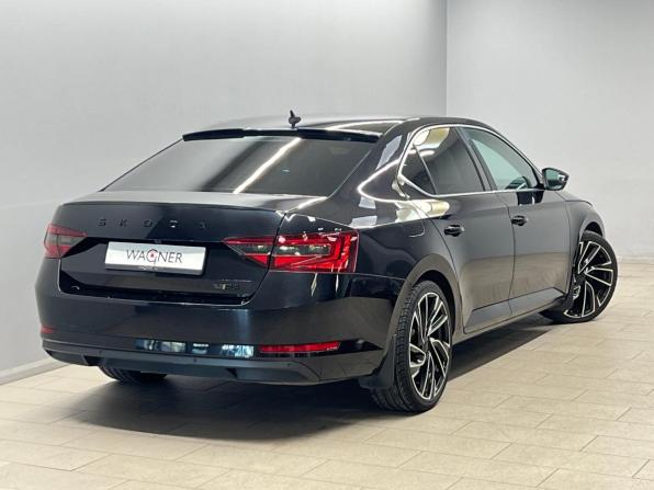 Skoda Superb III с пробегом 2017 года, цена 1 890 000 рублей, 143888 км, лифтбек, Автокод Объявления