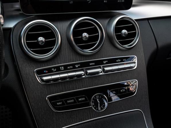 Mercedes-Benz C-Класс IV (W205) Рестайлинг с пробегом 2018 года, цена 2 990 000 рублей, 105753 км, седан, Автокод Объявления