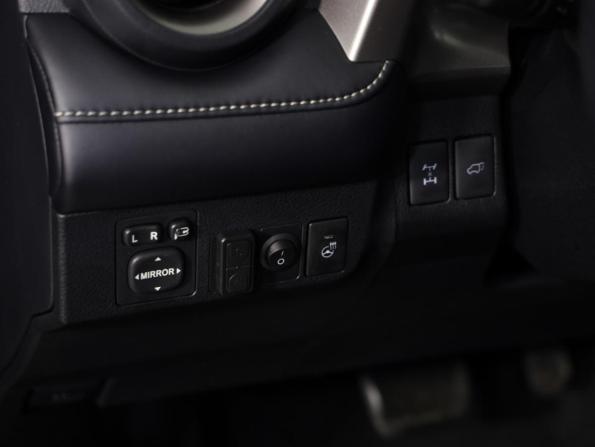Toyota RAV4 IV (XA40) Рестайлинг с пробегом 2018 года, цена 2 499 000 рублей, 70714 км, внедорожник, Автокод Объявления