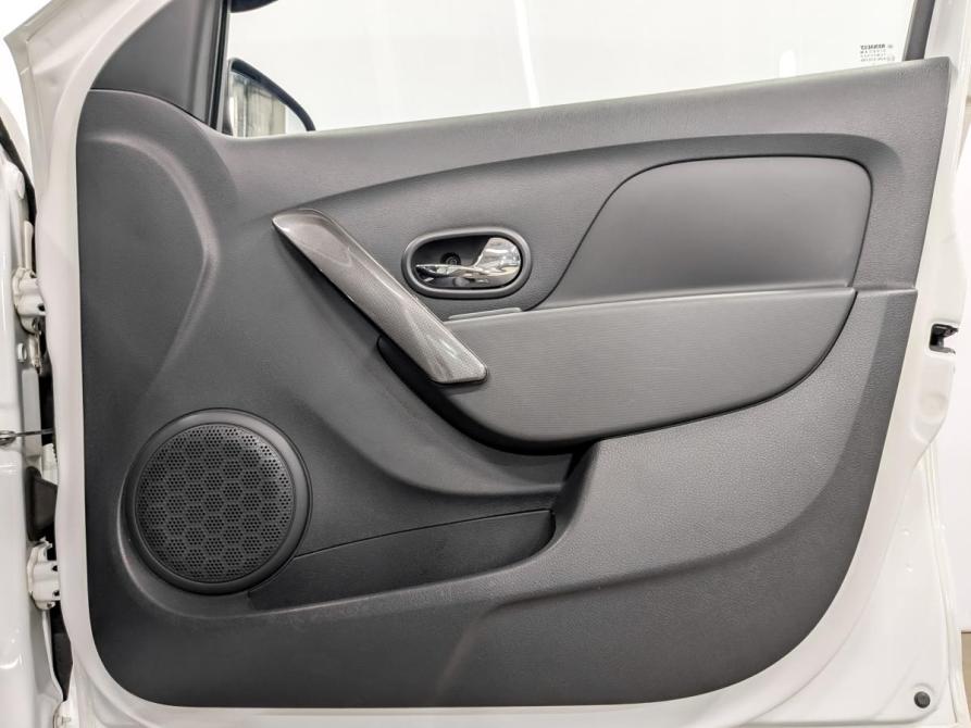 Renault Logan II Рестайлинг Санкт-Петербург  - изображение 24