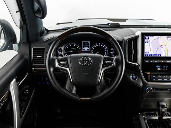 Toyota Land Cruiser 200 Series Рестайлинг 2 с пробегом 2020 года, цена 10 700 000 рублей, 60873 км, внедорожник, Автокод Объявления
