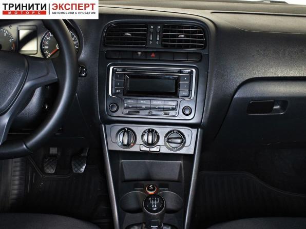 Volkswagen Polo V Рестайлинг с пробегом 2015 года, цена 947 000 рублей, 216449 км, седан, Автокод Объявления