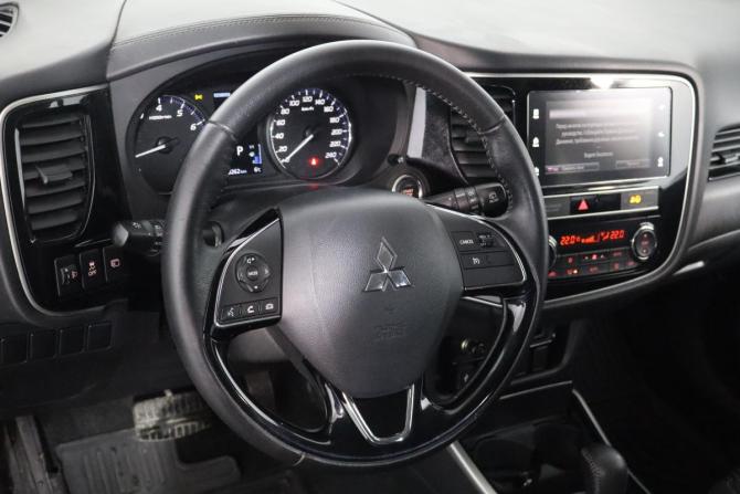 Mitsubishi Outlander III Рестайлинг 3 с пробегом 2020 года, цена 2 499 000 рублей, 78000 км, внедорожник, Автокод Объявления