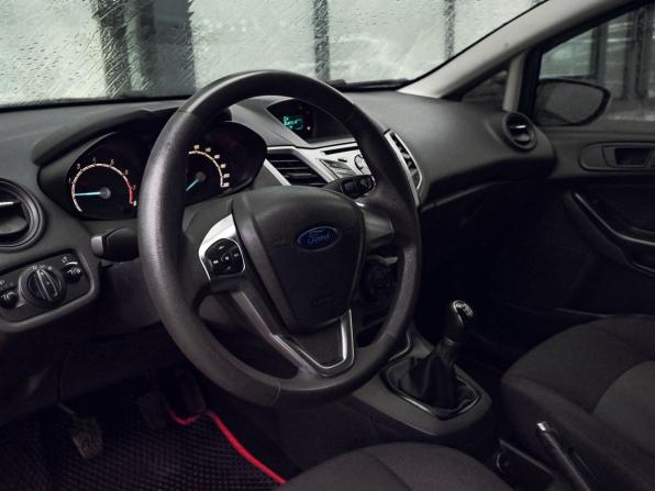 Ford Fiesta Mk6 Рестайлинг с пробегом 2017 года, цена 699 000 рублей, 197404 км, седан, Автокод Объявления