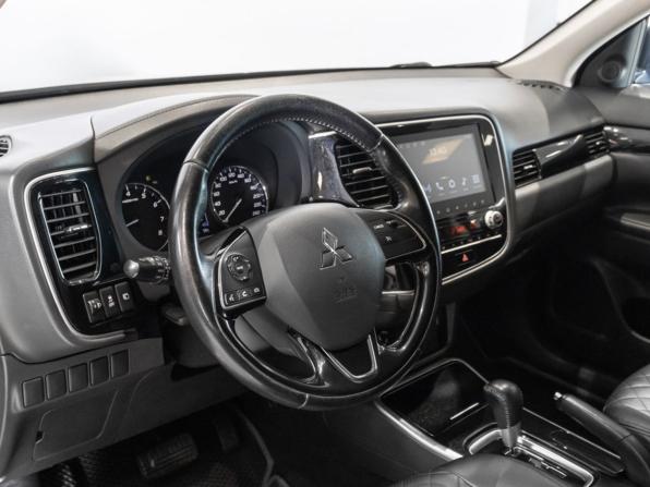 Mitsubishi Outlander III Рестайлинг 3 с пробегом 2021 года, цена 2 449 658 рублей, 104487 км, внедорожник, Автокод Объявления