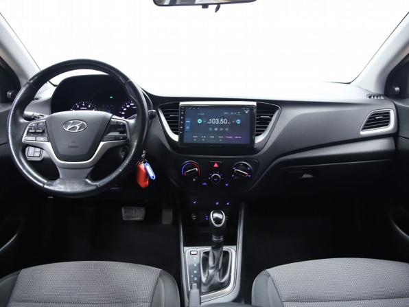 Hyundai Solaris II с пробегом 2017 года, цена 1 230 000 рублей, 141700 км, седан, Автокод Объявления