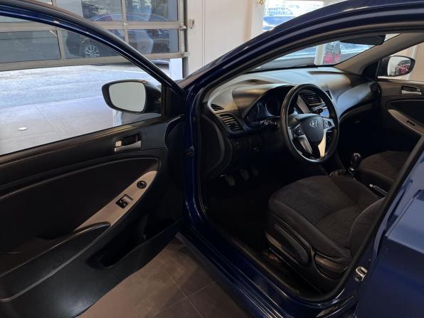 Hyundai Solaris I Рестайлинг с пробегом 2014 года, цена 745 000 рублей, 244333 км, седан, Автокод Объявления