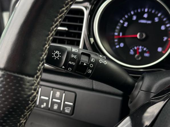 Kia Ceed III Рестайлинг с пробегом 2021 года, цена 1 885 000 рублей, 70339 км, универсал, Автокод Объявления