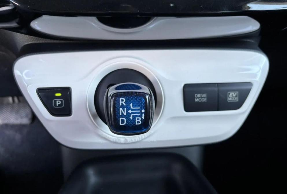 Toyota Prius III Рестайлинг (XW30) Киров  - изображение 19
